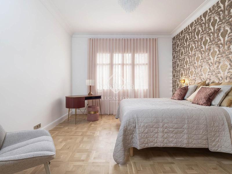 Foto b45bd973-63d3-411b-ae7a-892ea3156d6d. Piso  en venta completamente renovado con 3 dormitorios en suite y vistas despejadas en sant gervasigalvany. en Barcelona