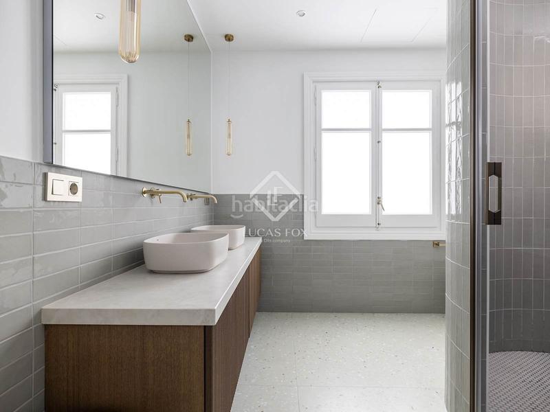 Foto b595240e-5038-4194-a3a8-5b7f6034e8be. Piso  en venta completamente renovado con 3 dormitorios en suite y vistas despejadas en sant gervasigalvany. en Barcelona