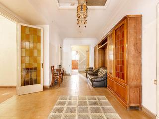 Pis a Sant Gervasi - Galvany. En venta piso con esencia en galvany, ideal para reformar o segr