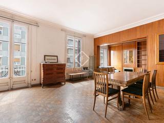 Appartement à Sant Gervasi - Galvany. En venta piso con esencia en galvany, ideal para reformar o segr