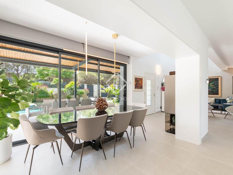 Foto 7fc57b8c-48b5-4c2a-b7c5-82d200aa6c76. Chalet casa en excelentes condiciones de 8 dormitorios en venta en Begues