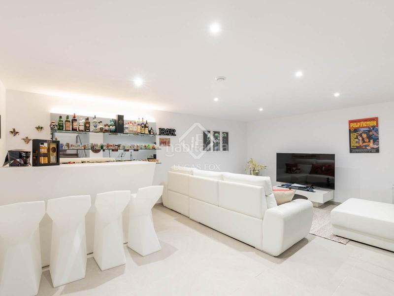 Foto bef7bd58-24c3-47cd-84e2-3311b78e5e8a. Chalet casa en excelentes condiciones de 8 dormitorios en venta en Begues