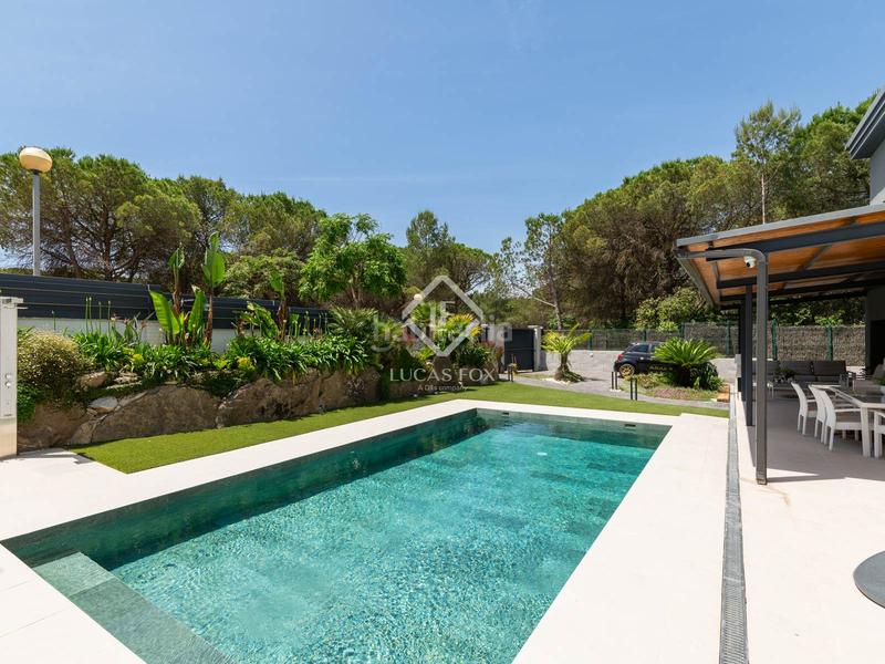 Foto f5b7a0a4-e2af-4d22-bb11-cce1f3b45729. Chalet casa en excelentes condiciones de 8 dormitorios en venta en Begues
