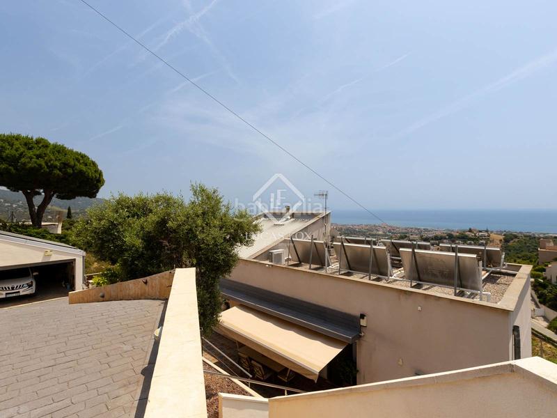 Foto 20f05177-ecd5-4406-9327-a44e946cc770. Chalet casa villa de 4 dormitorios y con vistas al mar en venta , barcelona en Alella