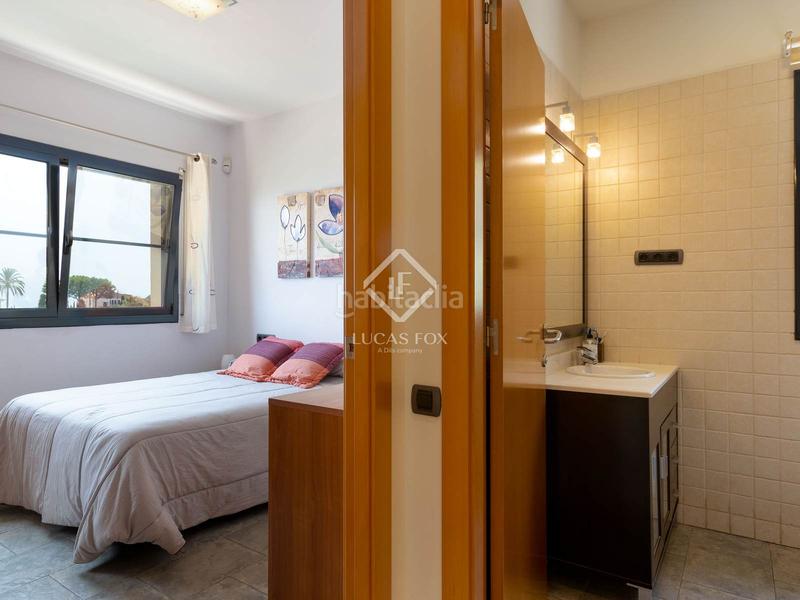 Foto 27826aa8-b55f-4bdd-8979-5c2d1531b83a. Chalet casa villa de 4 dormitorios y con vistas al mar en venta , barcelona en Alella