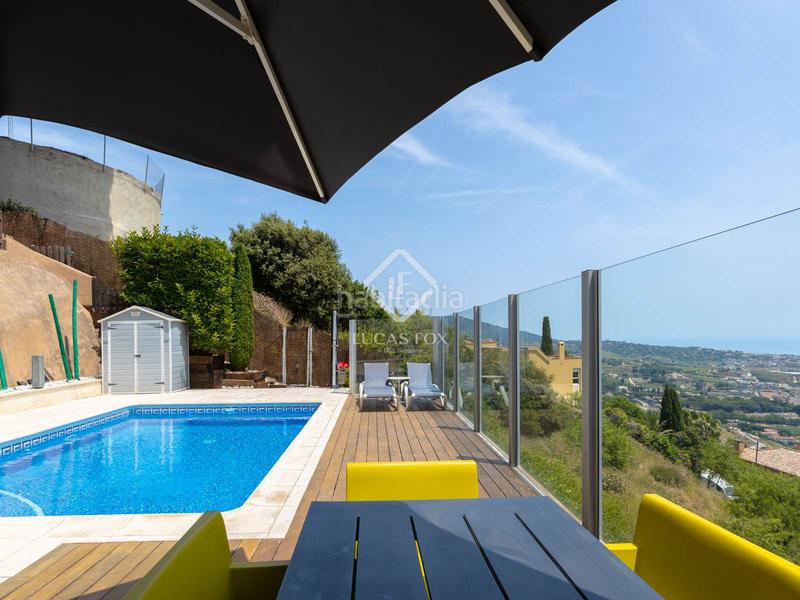 Foto 288c17bb-1855-44c1-b608-c8a5f06b03de. Chalet casa villa de 4 dormitorios y con vistas al mar en venta , barcelona en Alella