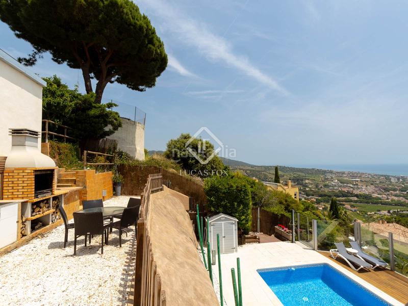 Foto 93492478-cc00-4702-bc7d-b3083c61386b. Chalet casa villa de 4 dormitorios y con vistas al mar en venta , barcelona en Alella