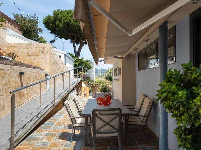Foto a024725b-9dcc-403a-8ff2-cc9e74814bae. Chalet casa villa de 4 dormitorios y con vistas al mar en venta , barcelona en Alella