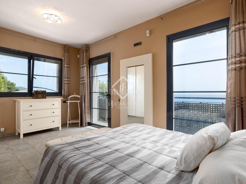 Foto bc9d5dfc-9cb5-4625-8502-233857b33e47. Chalet casa villa de 4 dormitorios y con vistas al mar en venta , barcelona en Alella