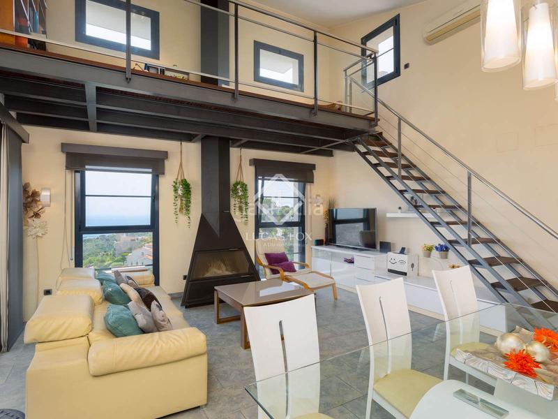 Foto d797e974-41c7-4039-b1eb-7b1a5a6d569c. Chalet casa villa de 4 dormitorios y con vistas al mar en venta , barcelona en Alella