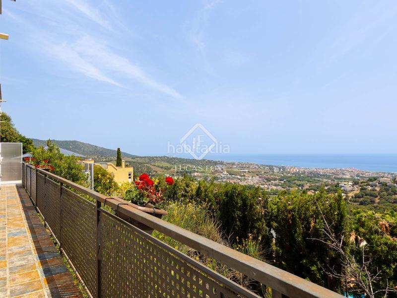 Foto e4ecfb54-26a3-4835-9393-e3bda4806e7f. Chalet casa villa de 4 dormitorios y con vistas al mar en venta , barcelona en Alella