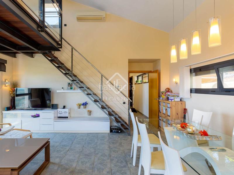 Foto f7e73924-3055-4219-a9dc-95e7605be0c4. Chalet casa villa de 4 dormitorios y con vistas al mar en venta , barcelona en Alella