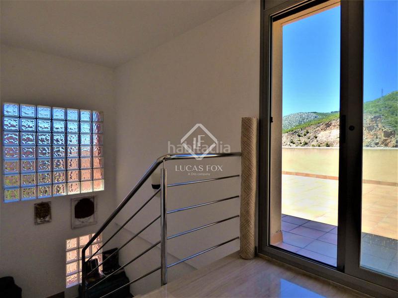 Foto 341bb609-5cba-4e4a-b926-794b44d60d90. Chalet villa de 4 dormitorios con vistas panorámicas en venta en botigues en Sitges