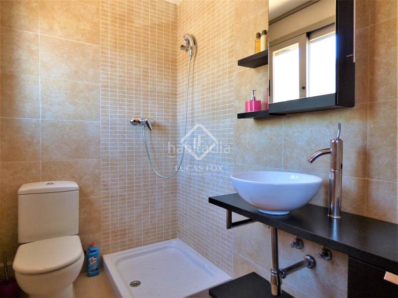 Foto 683678fa-2241-4719-86c8-4442c38a062f. Chalet villa de 4 dormitorios con vistas panorámicas en venta en botigues en Sitges
