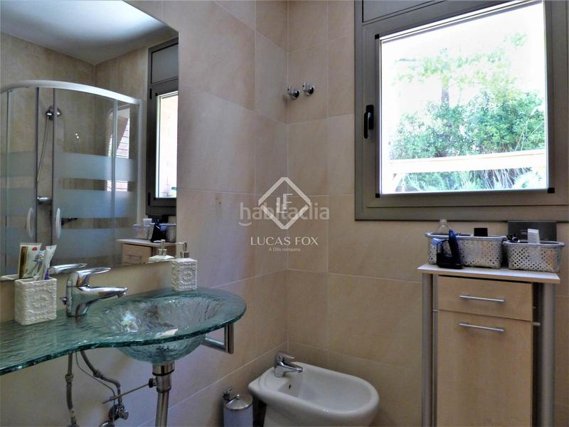 Foto 747332a0-08f0-4181-b4a4-2d14dbb37383. Chalet villa de 4 dormitorios con vistas panorámicas en venta en botigues en Sitges