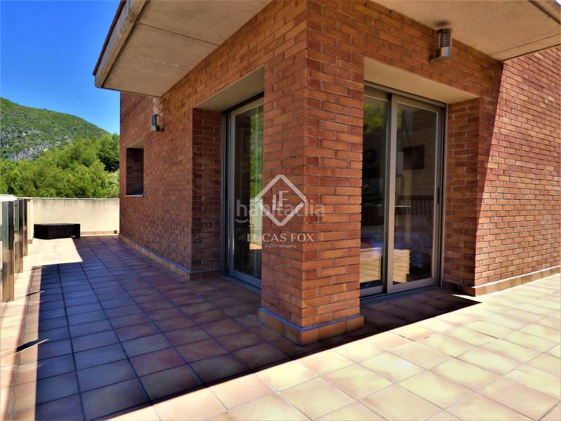 Foto cbb66373-4702-4752-a0ab-5e0de30fb04a. Chalet villa de 4 dormitorios con vistas panorámicas en venta en botigues en Sitges