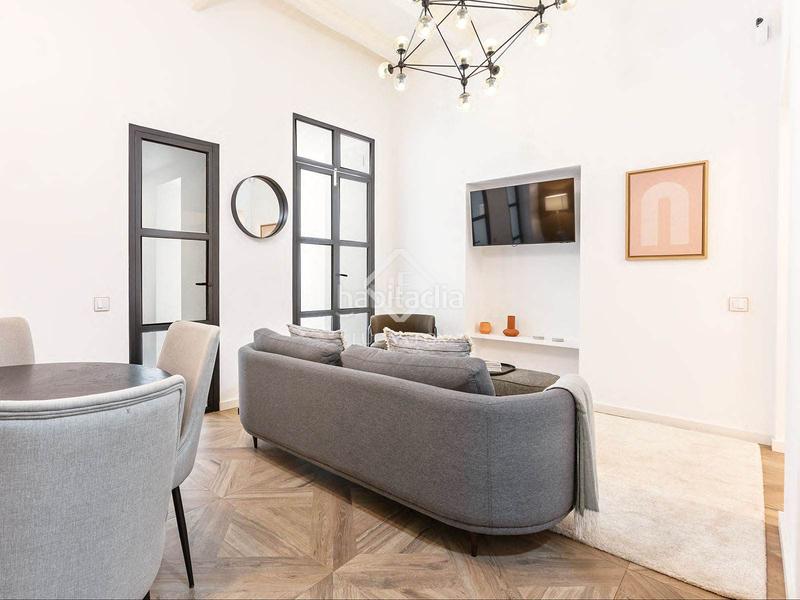 Foto a8203d4e-70e5-4a8a-b166-920bc6afd393. Piso  en excelentes condiciones de 2 dormitorios con 36m terraza en venta en gótico en Barcelona