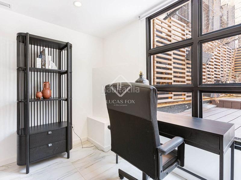 Foto cf68cc91-3e62-49ea-a6e1-e9bffa2e5e4c. Piso  en excelentes condiciones de 2 dormitorios con 36m terraza en venta en gótico en Barcelona