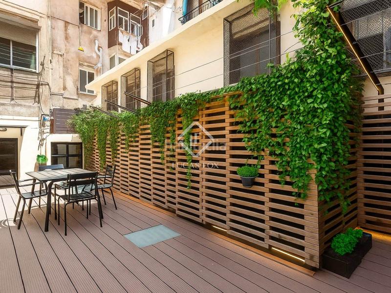 Foto d666b2cb-76ea-41fe-a72b-a9f9de6f07b4. Piso  en excelentes condiciones de 2 dormitorios con 36m terraza en venta en gótico en Barcelona