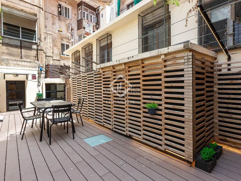 Foto eaae9004-ccef-45f1-bd5c-ae13b3b4a1c9. Piso  en excelentes condiciones de 2 dormitorios con 36m terraza en venta en gótico en Barcelona