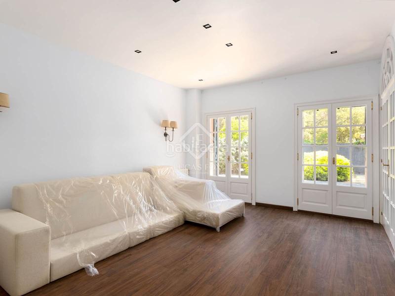 Foto 1b62e419-3c55-45b6-89f7-bddb698704c0. Chalet casa de estilo villa toscana en venta en Rocaferrera, en Sant Andreu de Llavaneres