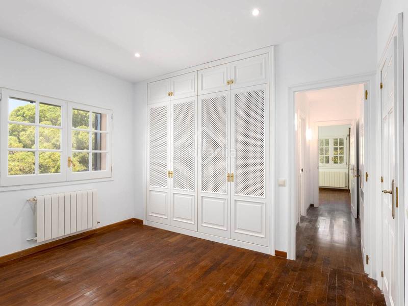 Foto 225397d8-cca4-47d0-a5cc-f6793051ac32. Chalet casa de estilo villa toscana en venta en Rocaferrera, en Sant Andreu de Llavaneres