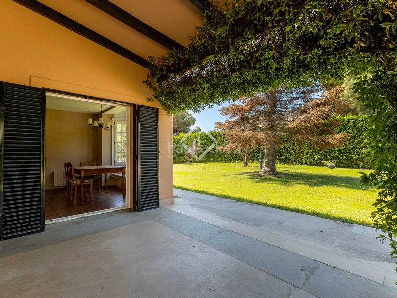 Foto 28b0cf3d-9fd4-4ecf-a9b8-bdd14eb25ebf. Chalet casa de estilo villa toscana en venta en Rocaferrera, en Sant Andreu de Llavaneres