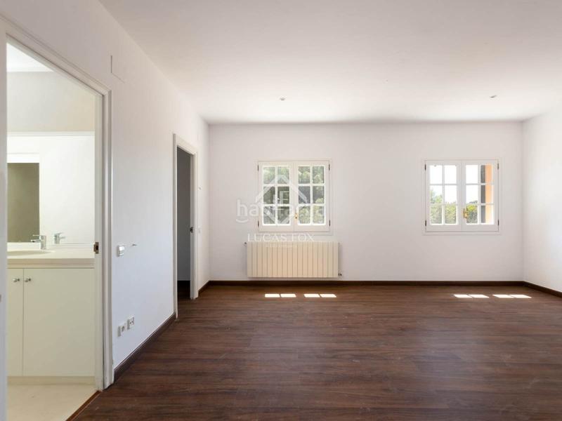 Foto 8e797a9d-8379-41d0-9ef3-d1eec7942b16. Chalet casa de estilo villa toscana en venta en Rocaferrera, en Sant Andreu de Llavaneres