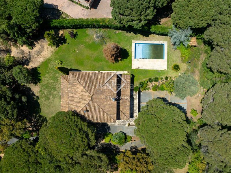 Foto b65edc19-2c8e-422f-b654-8ef2e9d58351. Chalet casa de estilo villa toscana en venta en Rocaferrera, en Sant Andreu de Llavaneres