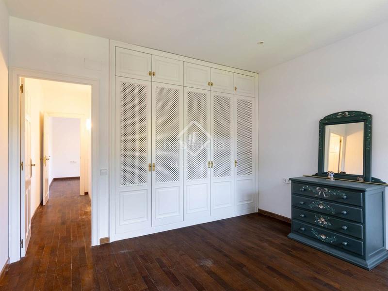 Foto b8389e67-f92e-45ca-a8c2-608721bbbcc6. Chalet casa de estilo villa toscana en venta en Rocaferrera, en Sant Andreu de Llavaneres