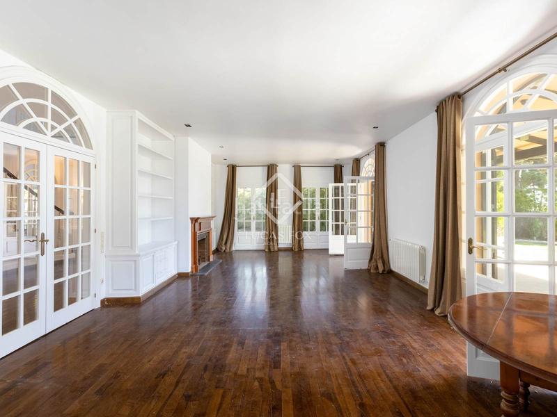 Foto c85b7252-7cae-4d89-8c37-8a4b450e8ab4. Chalet casa de estilo villa toscana en venta en Rocaferrera, en Sant Andreu de Llavaneres