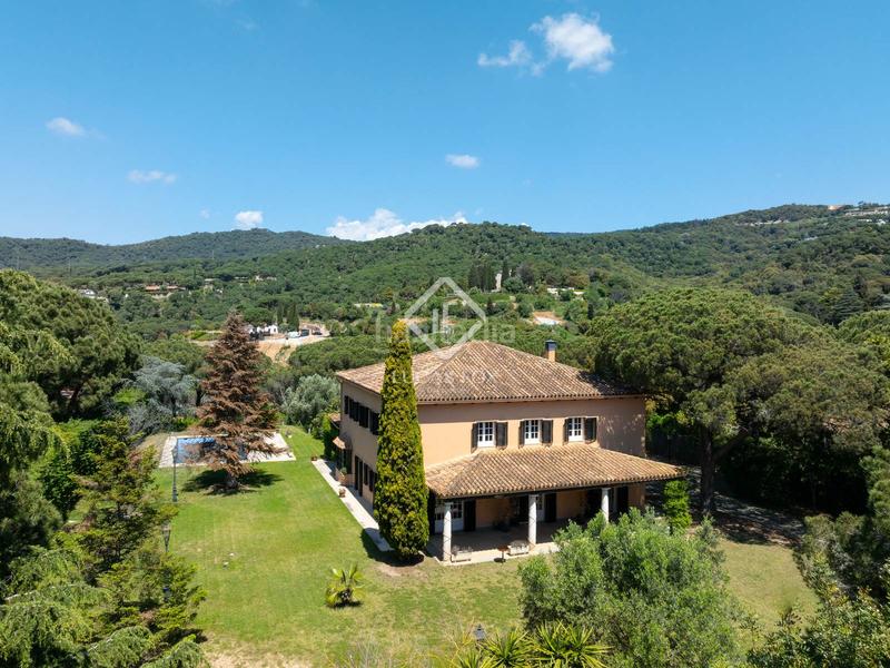 Foto cd41b93c-2808-4f3c-9a40-e2e3b06194f3. Chalet casa de estilo villa toscana en venta en Rocaferrera, en Sant Andreu de Llavaneres