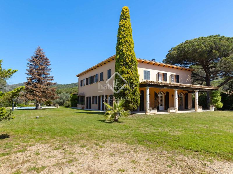 Foto d232c516-b62e-49d9-97cd-90164cd3cfca. Chalet casa de estilo villa toscana en venta en Rocaferrera, en Sant Andreu de Llavaneres