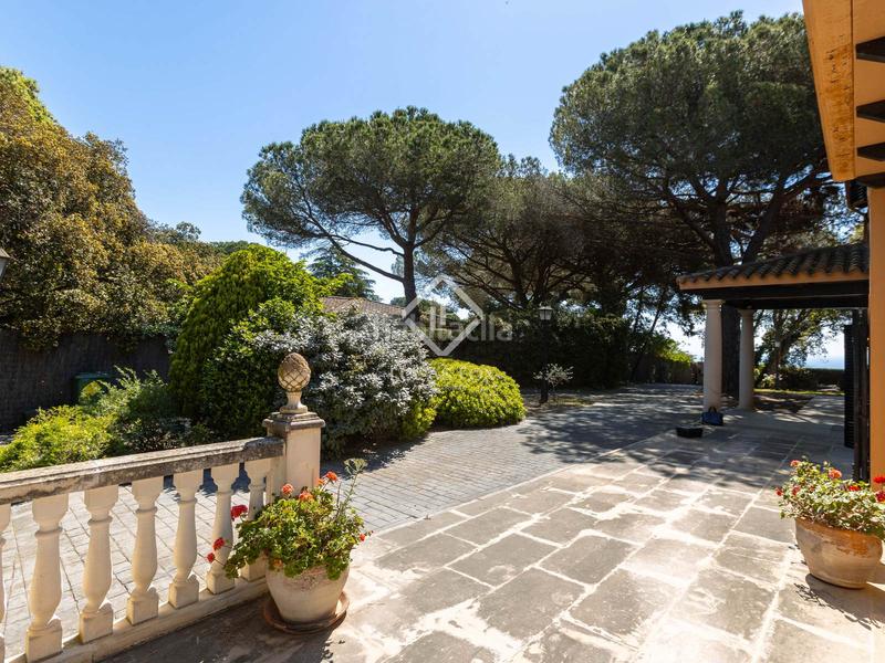Foto f59ec758-2d46-4afa-aeb4-d1bdcfbcd4a5. Chalet casa de estilo villa toscana en venta en Rocaferrera, en Sant Andreu de Llavaneres
