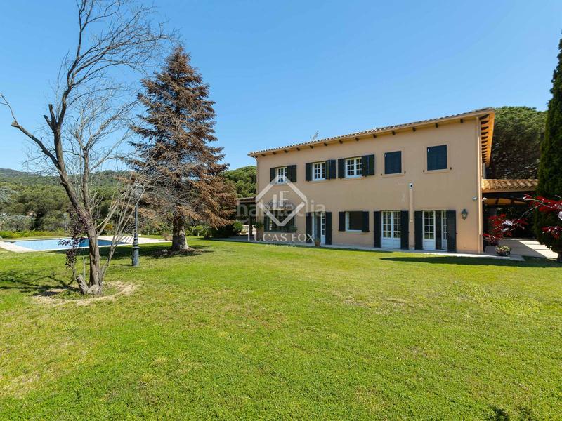 Foto f60bdf95-1d0c-4cf7-825a-e156e4fad85a. Chalet casa de estilo villa toscana en venta en Rocaferrera, en Sant Andreu de Llavaneres