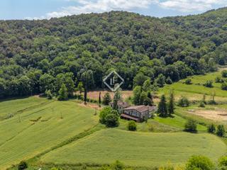 Masia a Olot. Autenticidad rural en el corazón de la garrotxa finca de 40 ha c