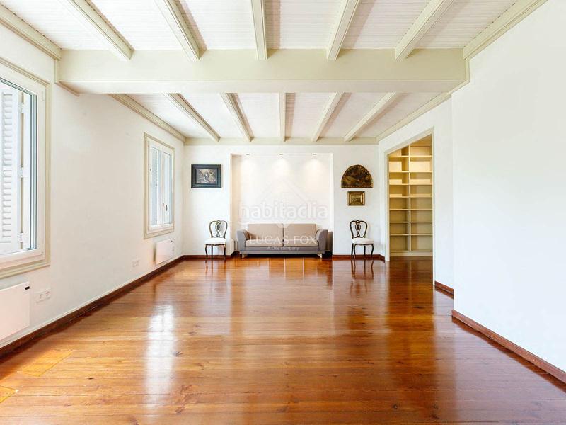 Foto 64922919-3ea7-4c97-9133-a37bf30474eb. Chalet maravillosa casa de cuento con jardín privado en sant gervasibonanova. en Barcelona