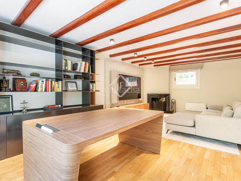 Foto 75ddffcb-25fb-4770-8518-6b095b9e495b. Chalet maravillosa casa de cuento con jardín privado en sant gervasibonanova. en Barcelona