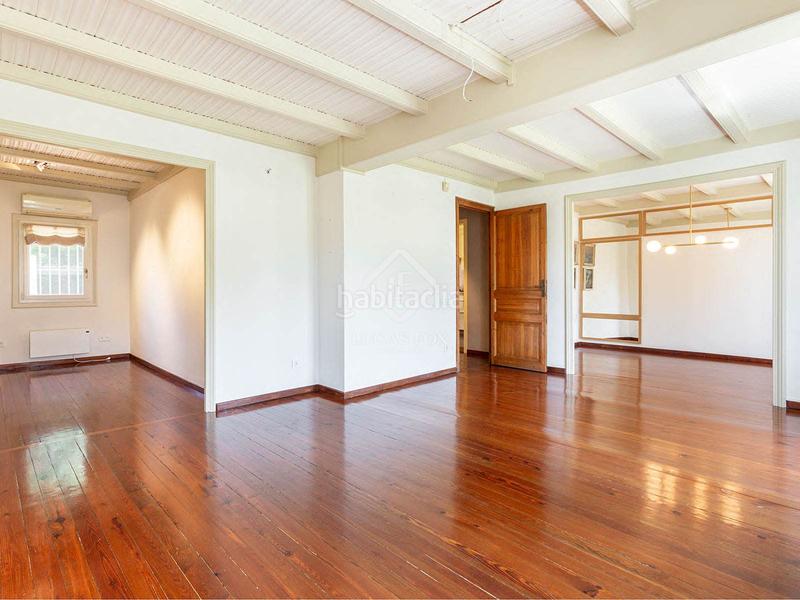 Foto b716b2dd-3cfc-424f-94d3-0d5ac995474b. Chalet maravillosa casa de cuento con jardín privado en sant gervasibonanova. en Barcelona