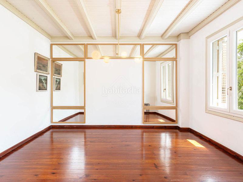 Foto b78eb0aa-b64f-487a-a4f5-fa206bae6788. Chalet maravillosa casa de cuento con jardín privado en sant gervasibonanova. en Barcelona