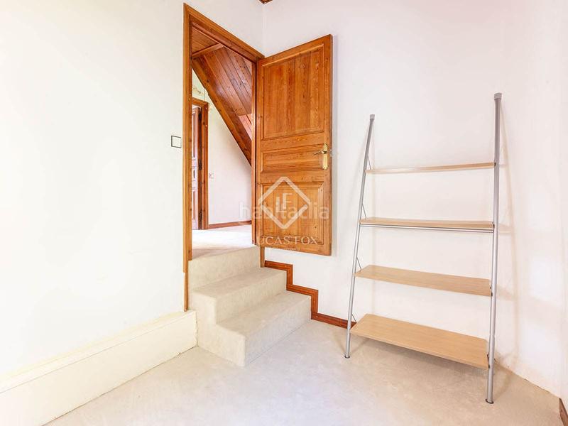Foto d45bfbf2-40e9-469d-94d5-7d5ab7b7f2bf. Chalet maravillosa casa de cuento con jardín privado en sant gervasibonanova. en Barcelona