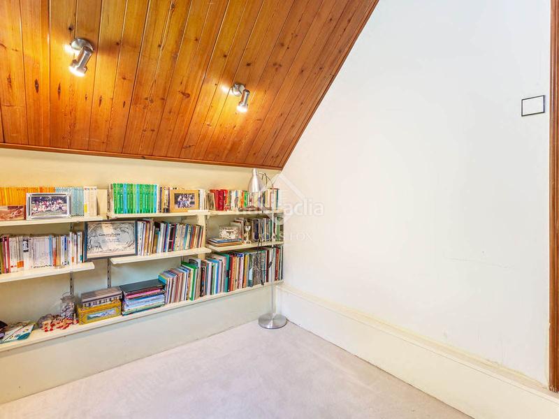Foto e3841e35-4712-4d83-8e1b-507f7e38e9b9. Chalet maravillosa casa de cuento con jardín privado en sant gervasibonanova. en Barcelona