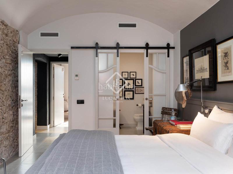 Foto 18621bee-ed30-468e-9ce0-83e4b7ce5f34. Chalet casa con encanto en venta en el corazón del baix empordà ideal como residencia privada o como proyecto de alojamiento turístico en Bisbal d´Empordà (La)