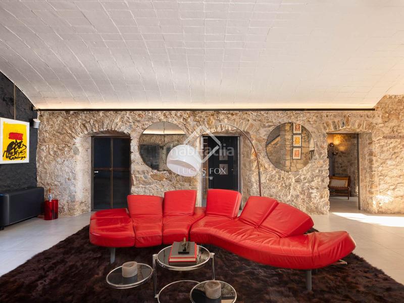 Foto 452a3e37-26c9-475e-9378-a9f5df1e5dcd. Chalet casa con encanto en venta en el corazón del baix empordà ideal como residencia privada o como proyecto de alojamiento turístico en Bisbal d´Empordà (La)