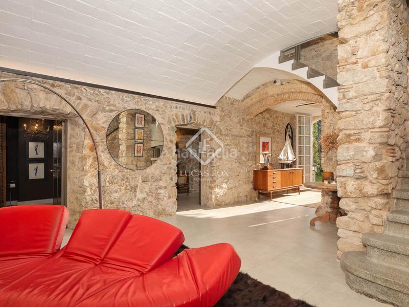 Foto 55f77f98-747b-4b66-b331-eac59736624b. Chalet casa con encanto en venta en el corazón del baix empordà ideal como residencia privada o como proyecto de alojamiento turístico en Bisbal d´Empordà (La)