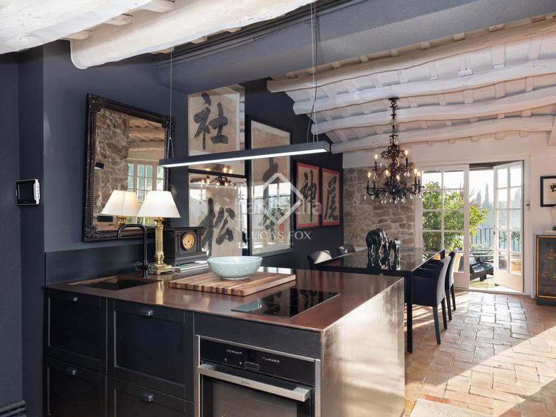 Foto f2ac590e-6042-46fe-bdbf-19b7cb0a8f3d. Chalet casa con encanto en venta en el corazón del baix empordà ideal como residencia privada o como proyecto de alojamiento turístico en Bisbal d´Empordà (La)