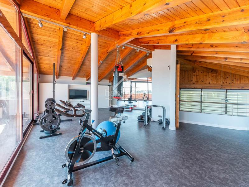 Foto 0e629af1-2754-4b40-afcd-d3bc60d9f7c2. Alquiler chalet casa en excelentes condiciones con vistas al mar en alquiler en Bellamar en Castelldefels