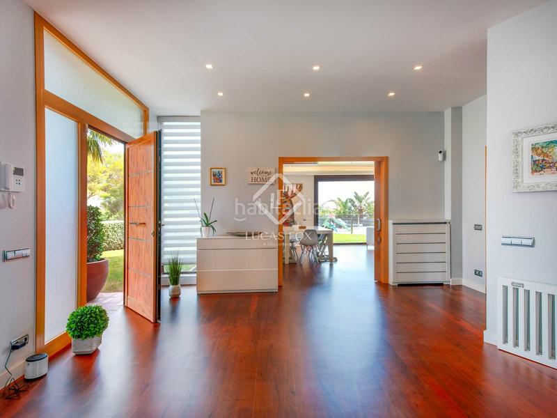 Foto 7d003c4e-7e71-4c60-ab56-d1c975767064. Alquiler chalet casa en excelentes condiciones con vistas al mar en alquiler en Bellamar en Castelldefels
