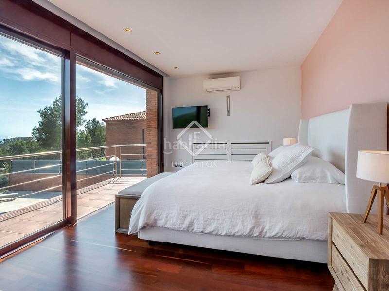 Foto be314bc2-404d-4a13-962c-bfff6619b9c3. Alquiler chalet casa en excelentes condiciones con vistas al mar en alquiler en Bellamar en Castelldefels