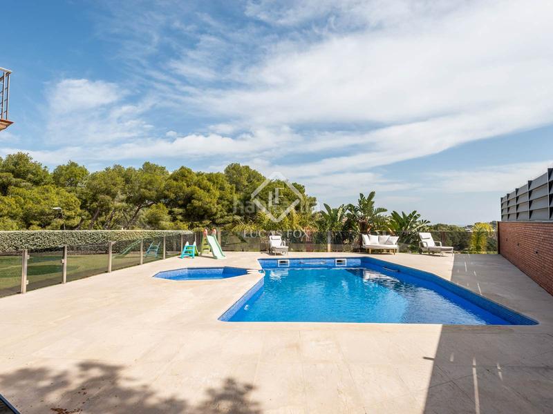 Foto d30d6b5c-3fb9-46cb-a18b-fa3128e0e11d. Alquiler chalet casa en excelentes condiciones con vistas al mar en alquiler en Bellamar en Castelldefels
